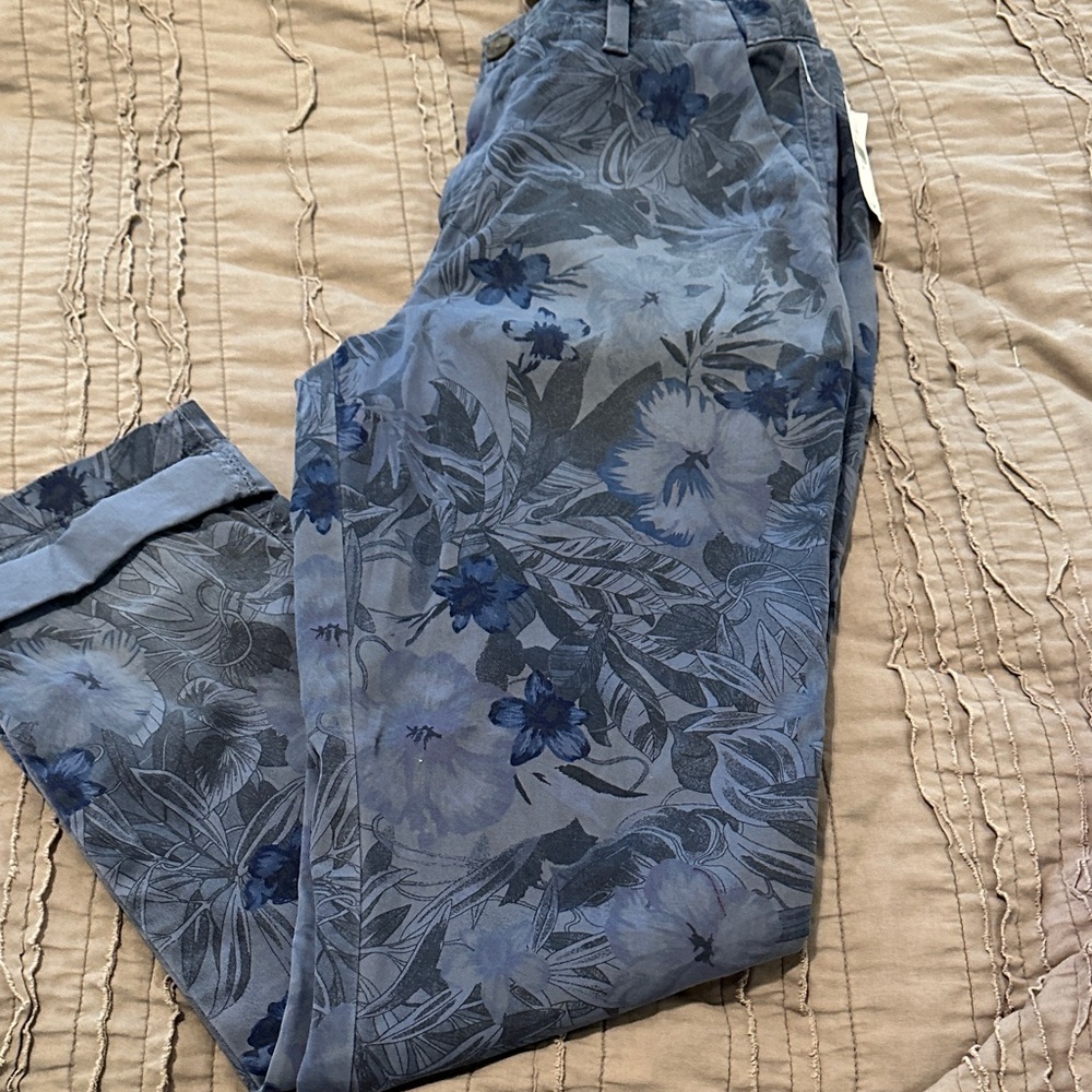 GAP size 4 Girlfriend Chinos mid rise stretch